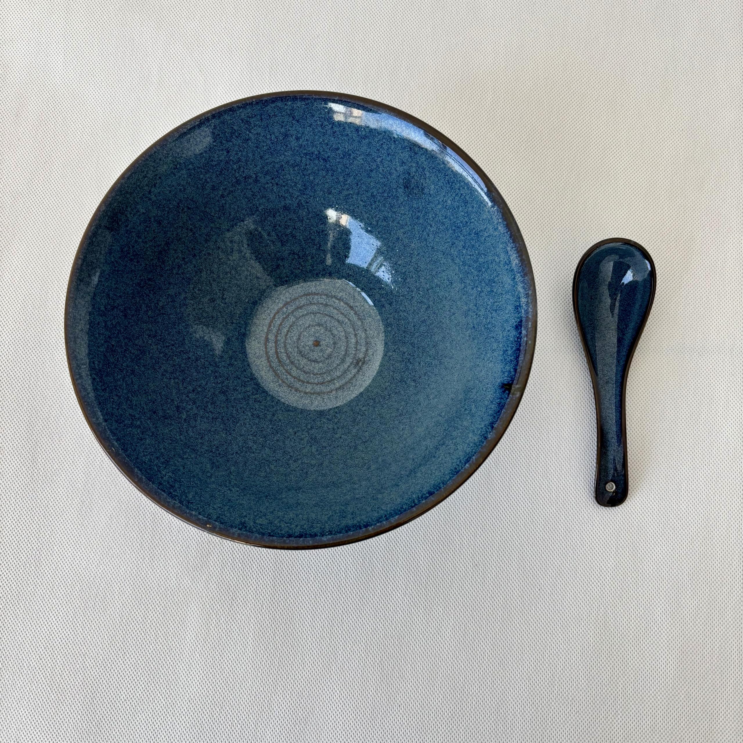 Creative Thread Ceramic Ramen Bowl, Blue Gradient, 8 Inch, Retro Bamboo Hat Style, Large Soup Bowl for Household and Commercial Use