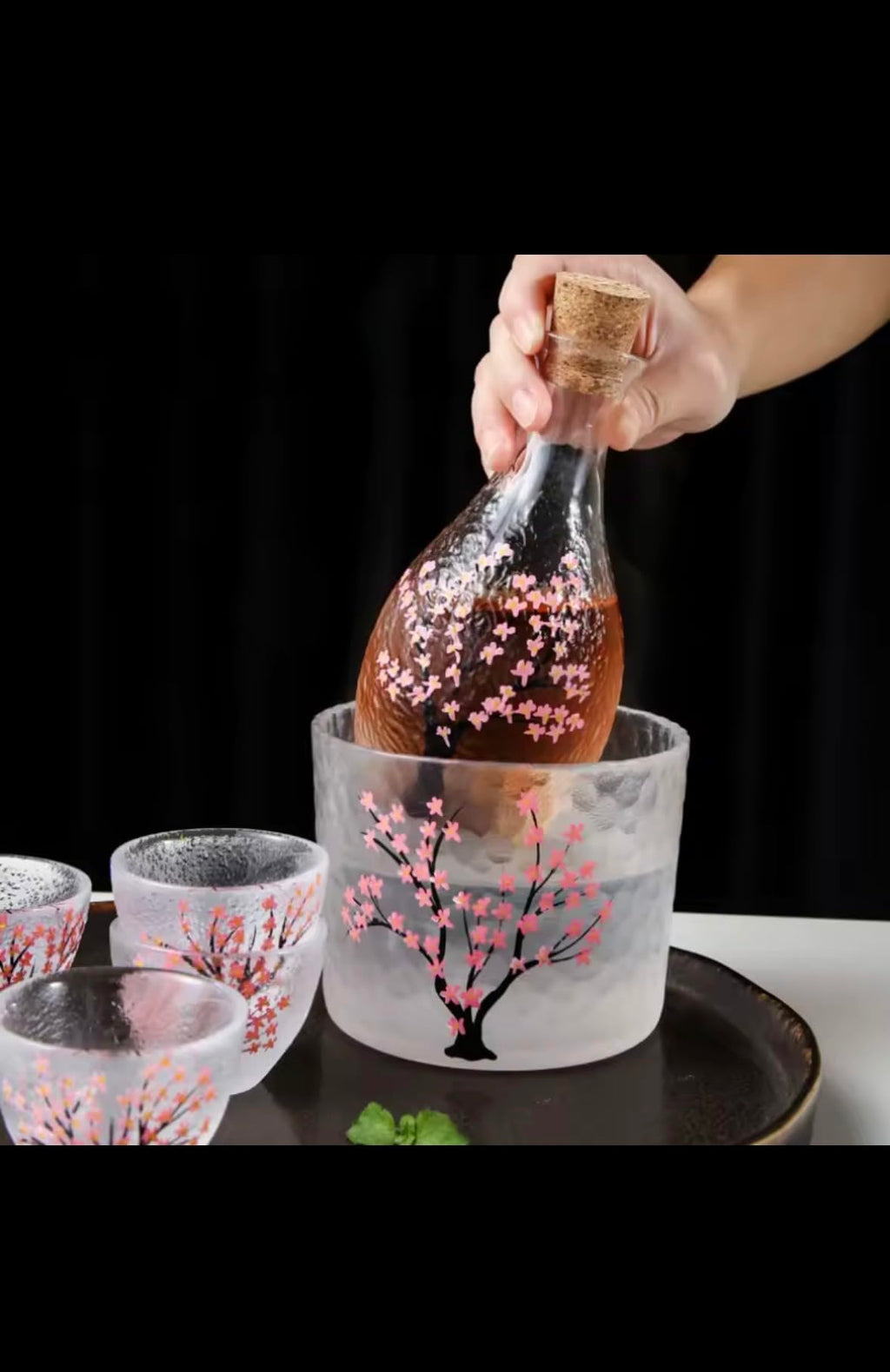 Japanese Cherry Blossom Sake Set, Hand-Painted Glass Bottle with 4 Cups, Traditional Frosted Design, Decorative Serving Set for Wine, Tea, Cold Drinks