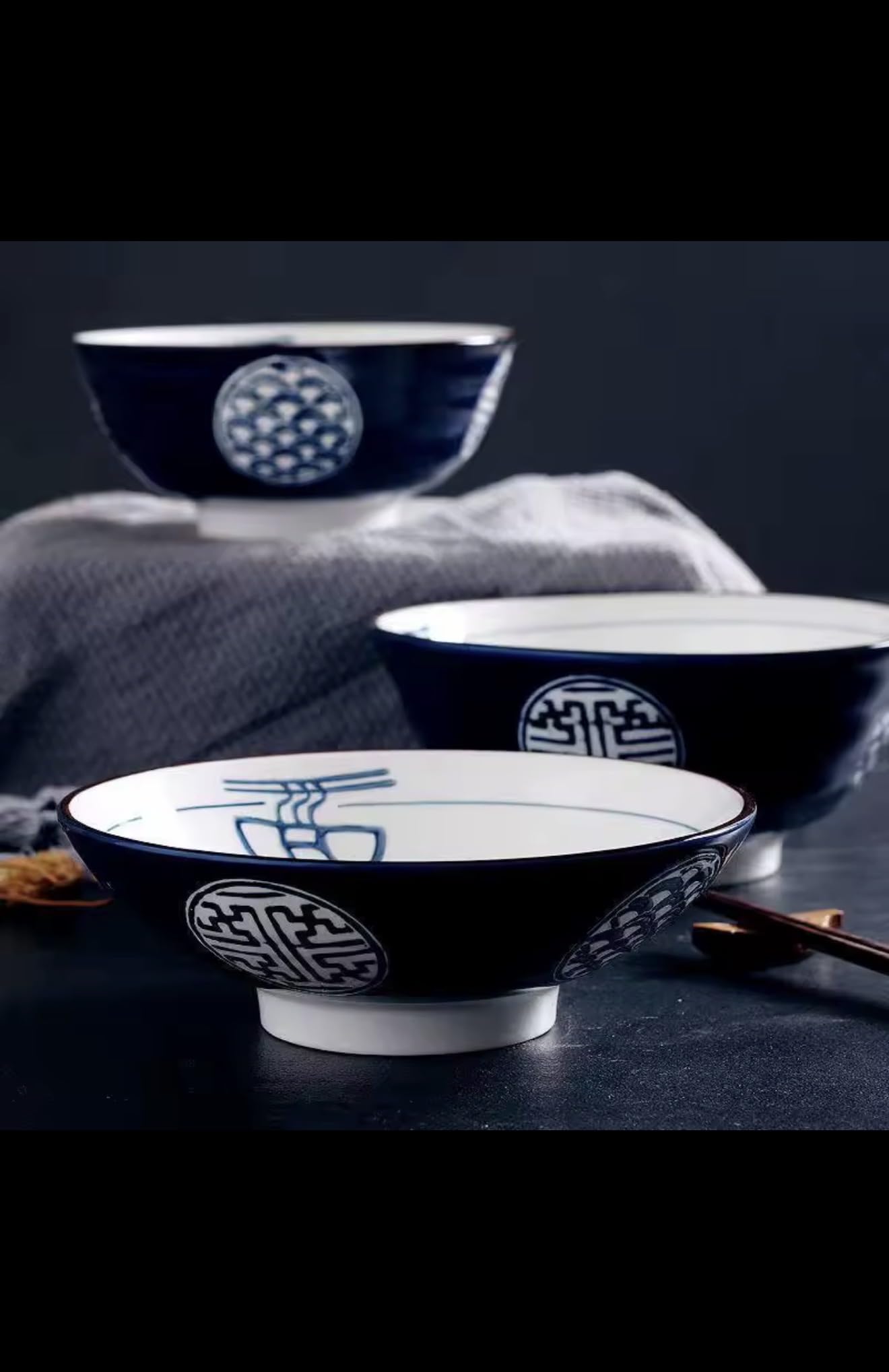 Japanese Style Ceramic Ramen Bowl with Traditional Pattern, Blue and White Porcelain Noodle Bowl, 19cm Diameter, 7cm Height
