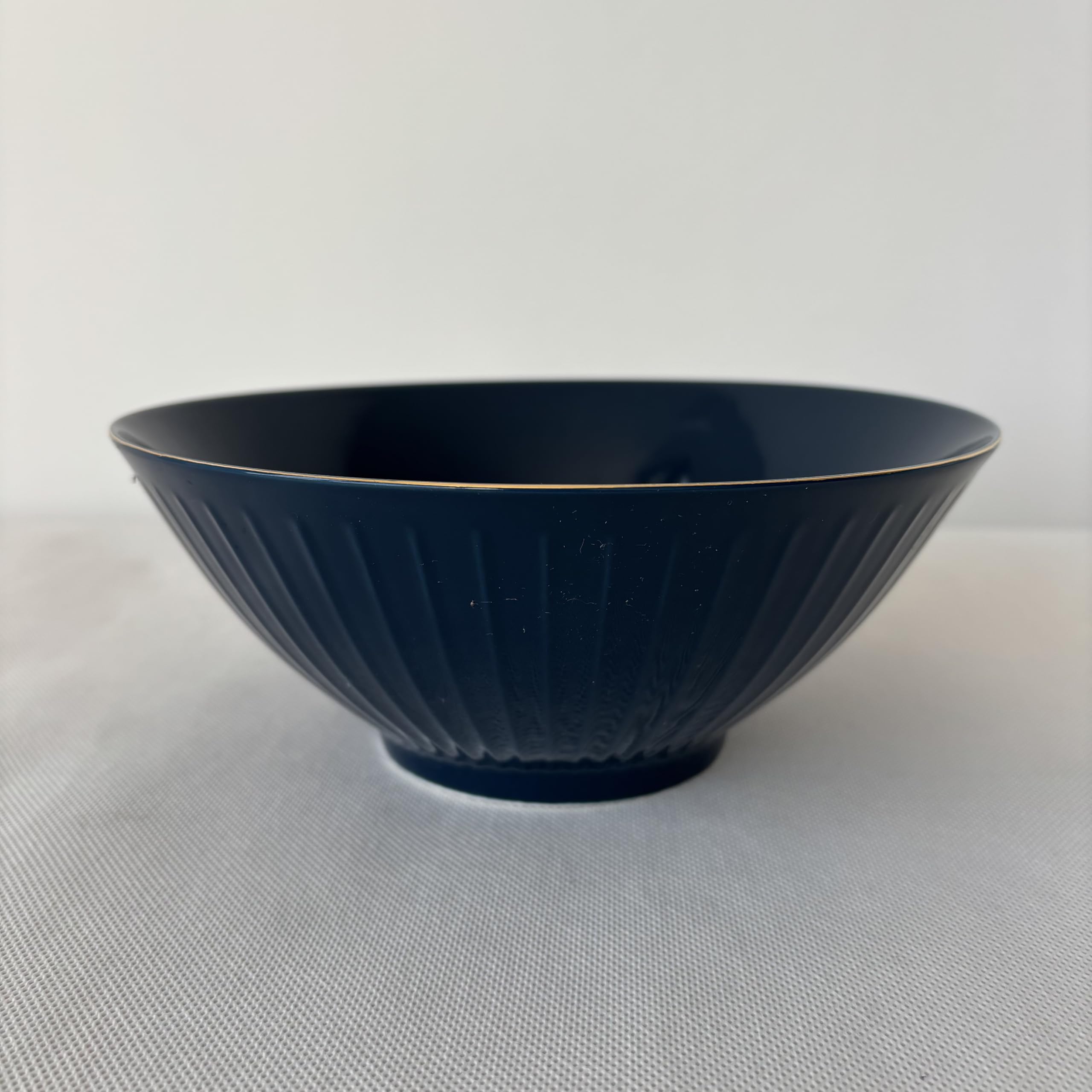 Japanese Ceramic Ramen Bowl with Gold Rim, 8-Inch, Vertical Line Design, Porcelain Dinner Bowl for Home Restaurant, Available in White Black Green