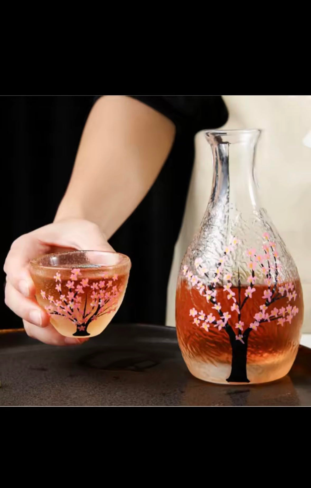 Japanese Cherry Blossom Sake Set, Hand-Painted Glass Bottle with 4 Cups, Traditional Frosted Design, Decorative Serving Set for Wine, Tea, Cold Drinks